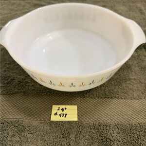 1960’s  King White  2 qt casserole. No chips or cracks.